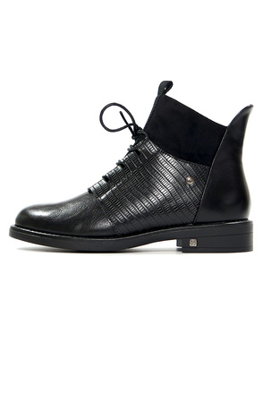 Damskie czarne krótkie botki na na niskiej podeszwie Potocki