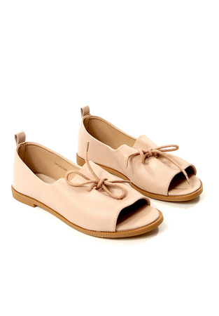 Damskie beżowe taupe płaskie zabudowane sandały