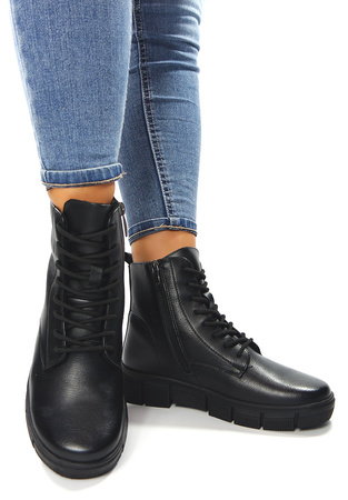 Damskie czarne botki trapery na koturnie Potocki