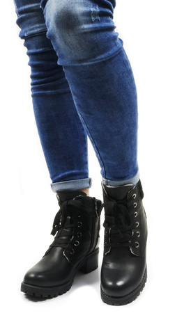 DAMSKIE CZARNE TRAPERKI