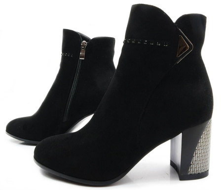 Damskie czarne botki z ozdobnym obcasem