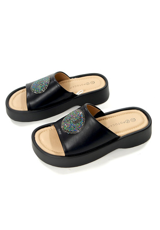 Damskie czarne klapki na koturnie platformie Potocki