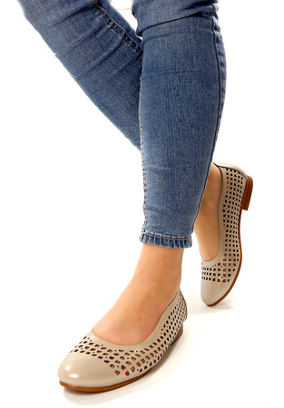 Damskie beżowe ażurowe baleriny z miękkiego materiału Potocki