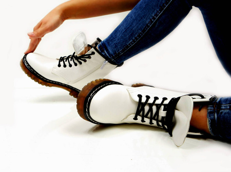 Damskie białe trapery botki wiązane