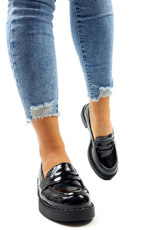 Damskie czarne półbuty lakierowane Potocki