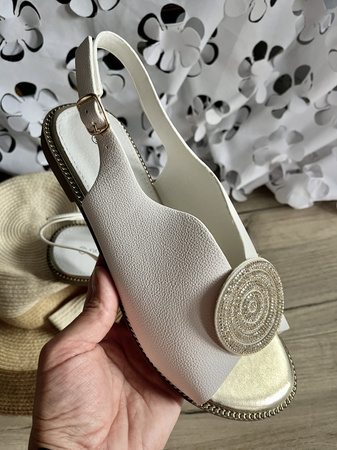 Damskie białe płaskie sandały z wkładką ze skóry naturalnej