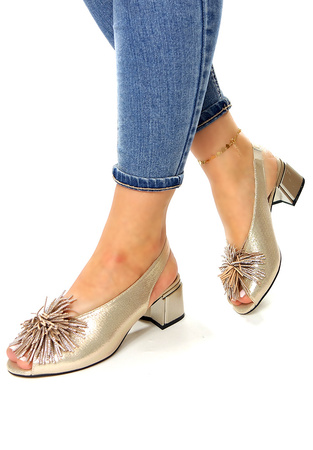 Damskie złote sandały na klocku z frędzlami