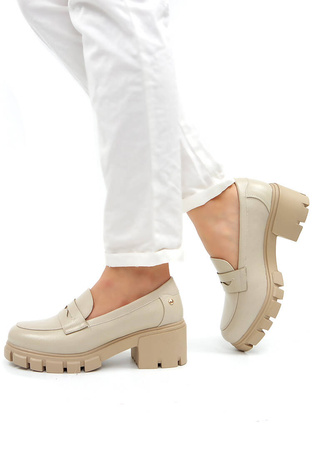 Damskie beżowe półbuty na klocku Potocki