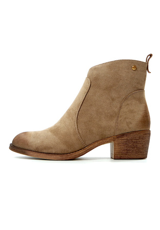 Damskie beżowe zamszowe krótkie botki kowbojki na obcasie 12751 Potocki