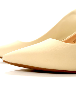 Damskie stabilne beżowe czółenka 8 cm Potocki