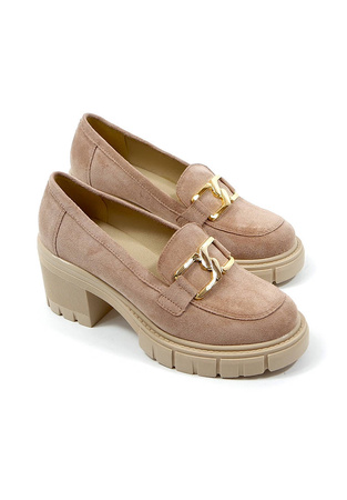 Damskie jasnobeżowe zamszowe półbuty słupek