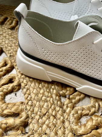 Damskie białe bardzo lekkie sportowe obuwie ze skóry PREMIUM