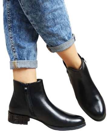 DAMSKIE CZARNE BOTKI NA KLOCKU