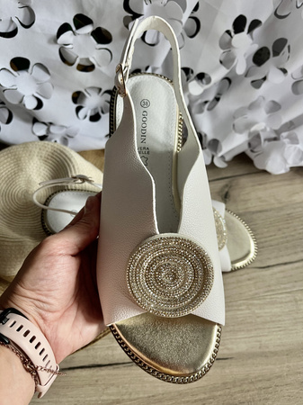 Damskie białe płaskie sandały z wkładką ze skóry naturalnej