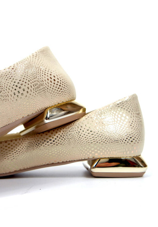 Damskie złote czółenka baleriny