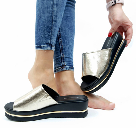 Damskie modne złote klapki koturn