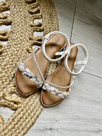 Damskie białko srebrne wygodne sandały na gumce