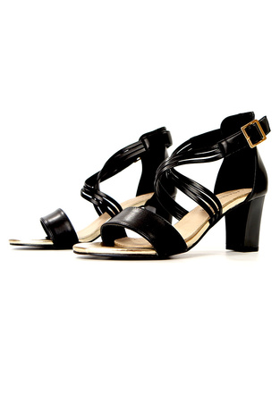Damskie czarne sandały zakryta pięta słupek