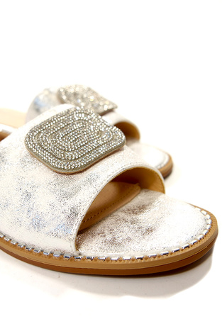 Damskie srebrne klapki płaskie Potocki