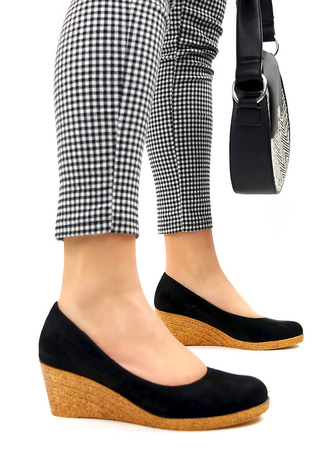 Damskie czarne czółenka koturn