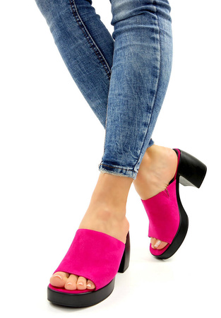 Damskie fuksja zamszowe klapki na obcasie