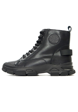 Damskie czarne botki trapery ze skóry naturalnej gumowa podeszwa