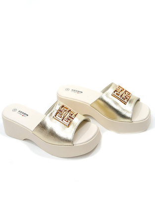 Damskie złote klapki ze skóry naturalnej