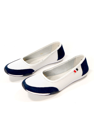 Damskie białe skórzane bardzo elastyczne i lekkie wciągane półbuty