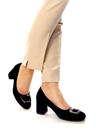 Damskie czarne zamszowe półbuty czółenka na słupku Potocki