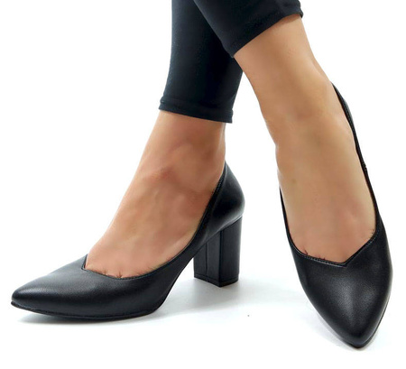 Damskie czarne półbuty słupek