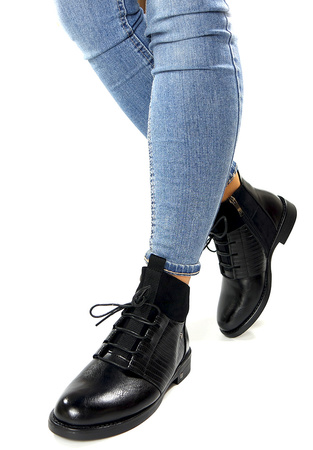 Damskie czarne krótkie botki na na niskiej podeszwie Potocki