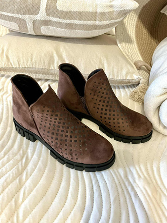 Damskie krótkie botki czekoladowy brąz na suwak