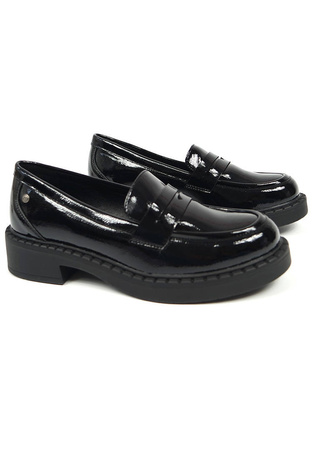 Damskie czarne półbuty lakierowane Potocki