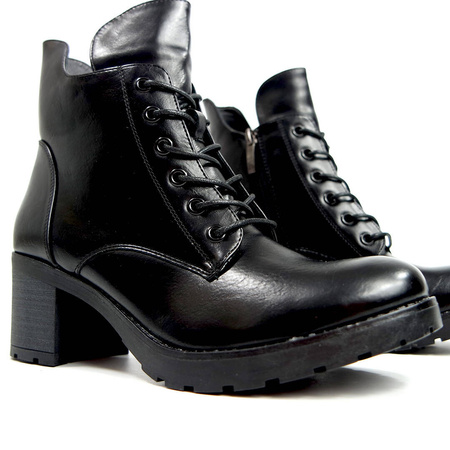 Damskie czarne botki trapery obcas Potocki