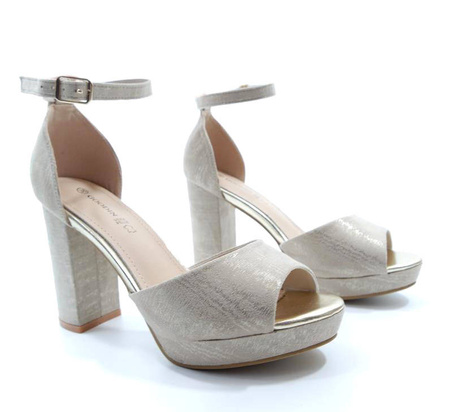 DAMSKIE BEŻOWE SANDAŁY NA PLATFORMIE