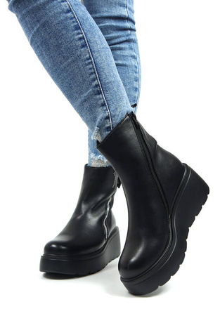 Damskie czarne botki na platformie