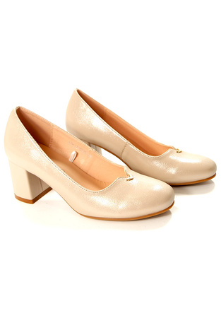 Damskie beżowe klasyczne czółenka szeroki słupek