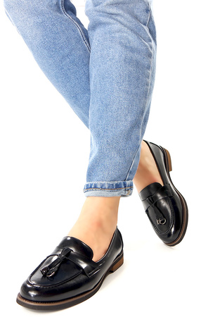 Damskie czarne mokasyny półbuty na klocku z frędzlami Potocki