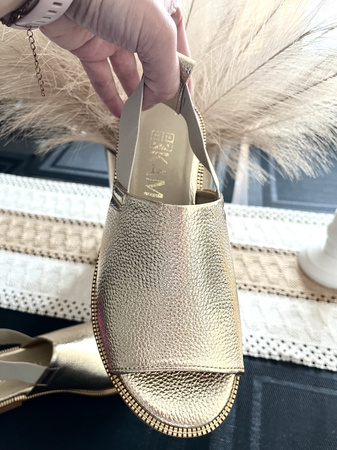 Damskie złote płaskie sandały wciągane na gumkę