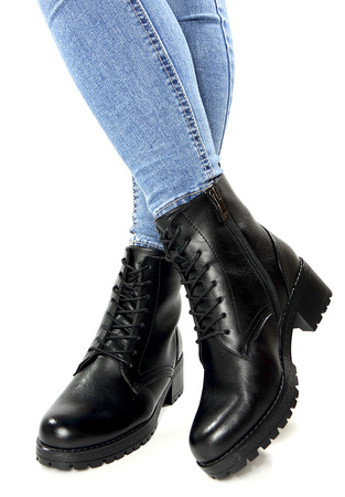 Damskie czarne botki na grubym klocku 12674 Potocki