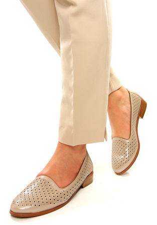 Damskie beżowe półbuty czółenka ażurowe na klocku Potocki