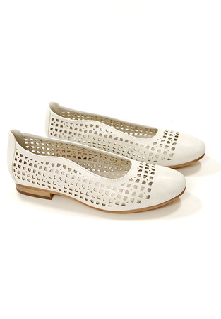 Damskie białe ażurowe baleriny z miękkiego materiału Potocki