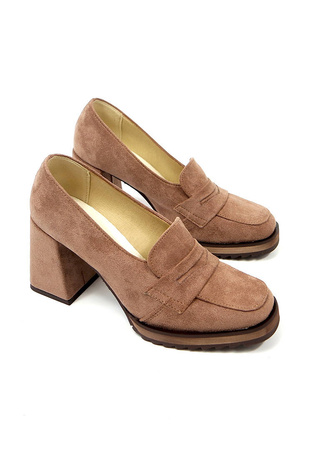 Damskie beżowe zamszowe półbuty słupek