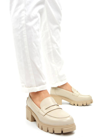 Damskie beżowe półbuty na klocku Potocki