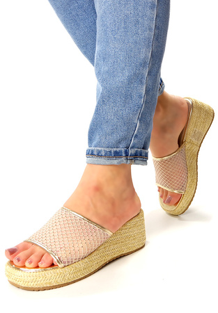 Damskie złote klapki na koturnie Potocki