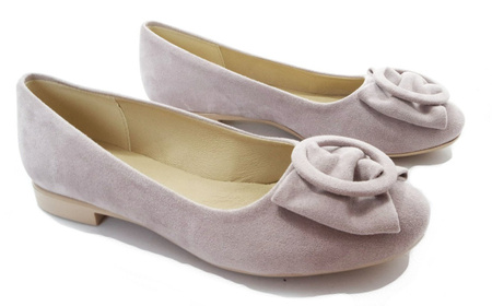 Damskie pudrowe półbuty