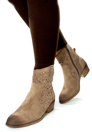 Damskie beżowe zamszowe krótkie botki kowbojki na obcasie 12747 Potocki