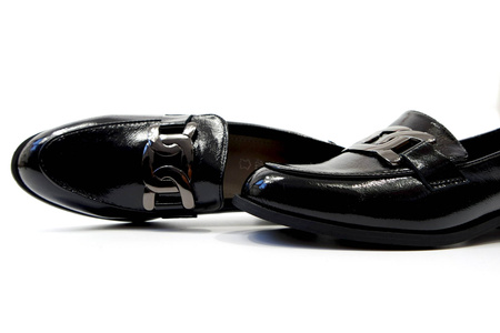 Damskie czarne baleriny z łańcuchem