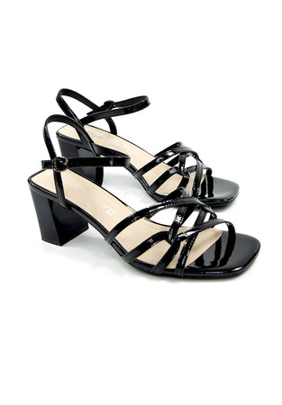 Damskie czarne sandały na słupku paski