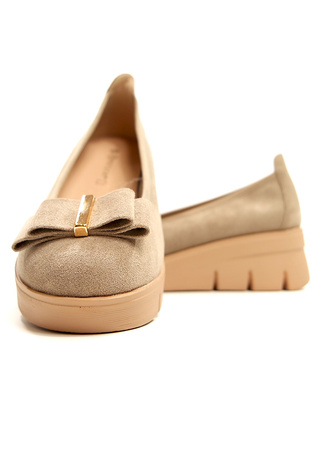 Damskie beżowe półbuty czółenka na koturnie platformie Potocki